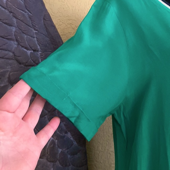 Simple Dress - Picture 2 of 7